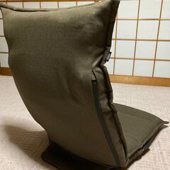 カインズの座椅子　ブラウン布生地　無段階角度調整できます　ヘッドレストも角度調整できますの画像