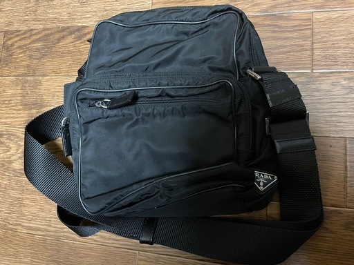 未使用品！ プラダ　PRADA ブラック 多機能ウェストポーチ ショルダーバッグ　斜め掛けバッグ ライセンスカードあり