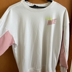 NIKE トレーナー　S