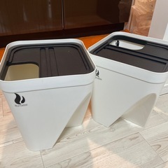 キッチン　分別　ゴミ箱2つの画像