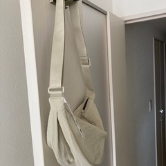 未使用　ユニクロ　ショルダーバッグ
の画像