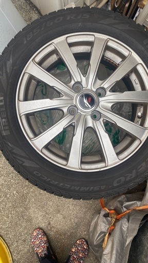 スタッドレスタイヤ　4本