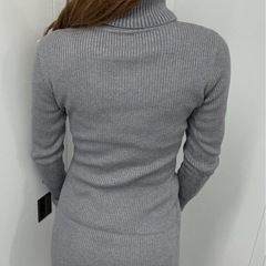 新品未使用タグ付き✨✨タートルタイトニットワンピの画像
