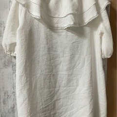Lサイズフリル付きホワイトチュニック 半袖の画像