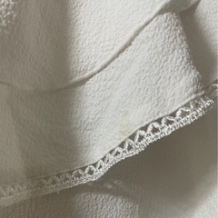 Lサイズフリル付きホワイトチュニック 半袖の画像