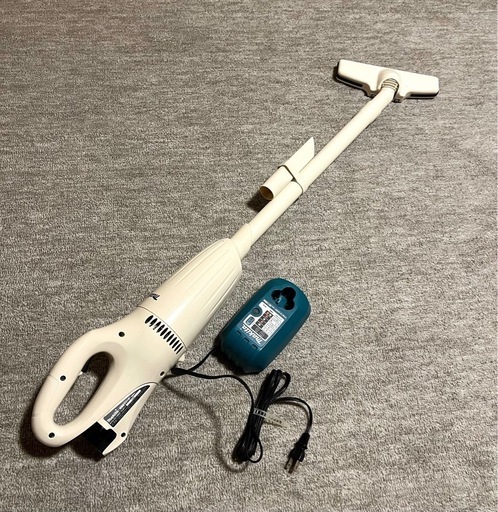 ♦︎充電不良　ジャンク品扱い♦︎マキタ　掃除機