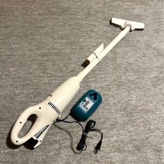 ♦︎充電不良　ジャンク品扱い♦︎マキタ　掃除機　