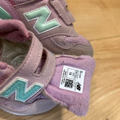 ニューバランス13㎝の画像