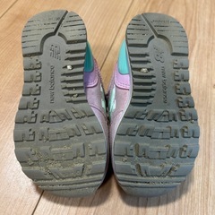 ニューバランス13㎝の画像