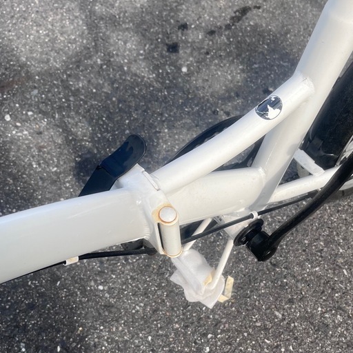パンクしない折りたたみ自転車 20インチ 6段変速