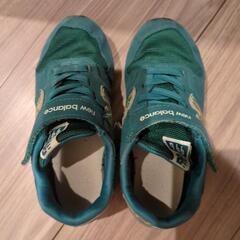 ニューバランス19センチの画像