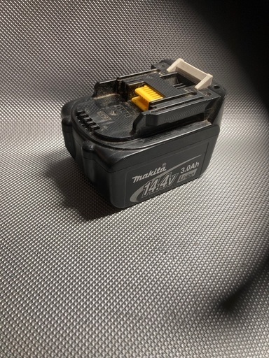 ④マキタ 14.4V 3A バッテリー　中古品　72回