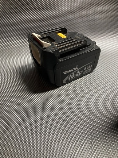 ④マキタ 14.4V 3A バッテリー　中古品　72回