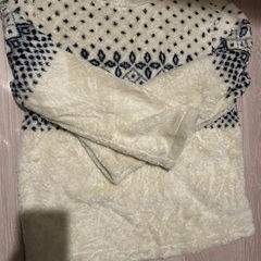 新品未使用✴︎ユニクロ　ファーリーフリース　トップス　Lサイズ