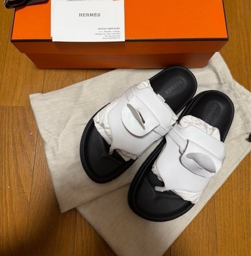 HERMES ホワイトレザーサンダル　アンピール