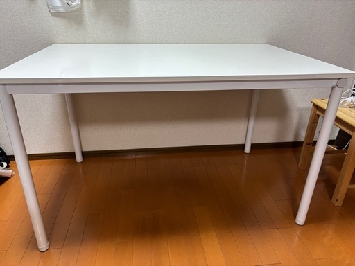 テーブル