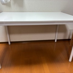 テーブル　