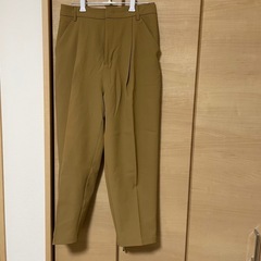 テーパードパンツ　センタープレス　オーカー　Ｌサイズ