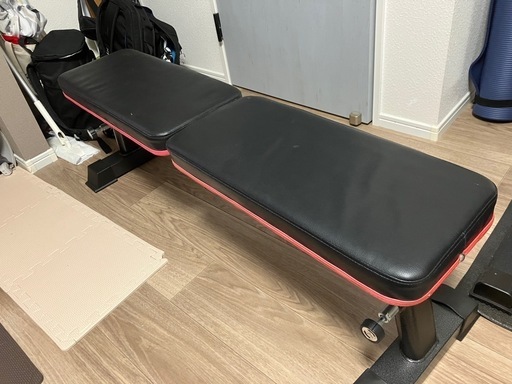 フラットベンチ　ダンベル