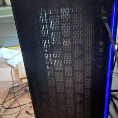 二世代まえのゲームPCです。I/Oの24インチモニター差し上げます。いかがですか。の画像