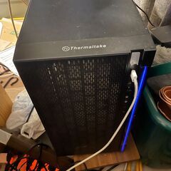 二世代まえのゲームPCです。I/Oの24インチモニター差し上げます。いかがですか。の画像