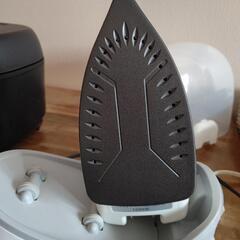 IRIS OHYAMA コードレスアイロン☆２０２４年製の画像