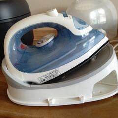 IRIS OHYAMA コードレスアイロン☆２０２４年製の画像