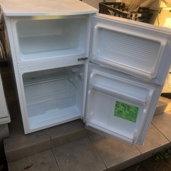 【2022年製2ドア冷蔵庫】comfee RCT90WH/Eの画像