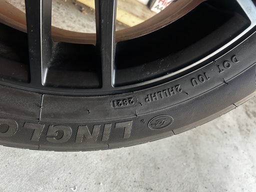 215/60R 17タイヤ