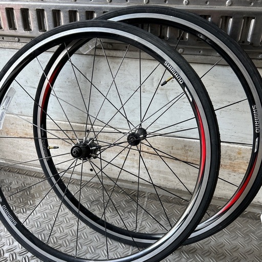 SHIMANO 「シマノ」 WH-R550シマノホイールとタイヤ 28-622(700/280)