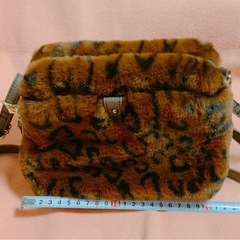 ファーショルダーバッグの画像