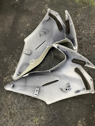 VTR250F フロントカウル中古