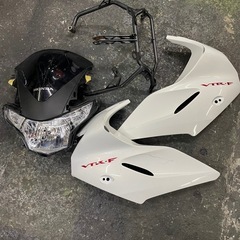 VTR250F フロントカウル中古
