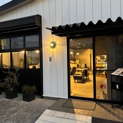 🌿アットホームなバリアフリーカフェで楽しく働こう♪ 未経験OK！カフェスタッフ募集！☕ 日曜日 11:00 – 15:00 毎週でなくてもOK！の画像