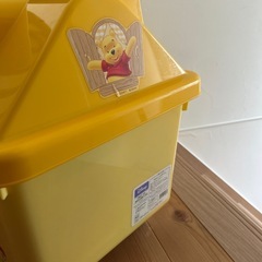 キャスター付きおもちゃ箱の画像