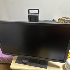 24インチモニター