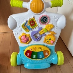 　乗り物　手押し車　赤ちゃん
　