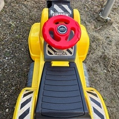 庭遊び用　ショベルカーの乗り物の画像
