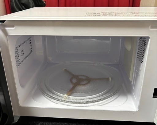 2024年式　冷蔵庫、電子レンジのセットです　かなりの美品です　女性一人暮らしで使用してました　近場なら配送します