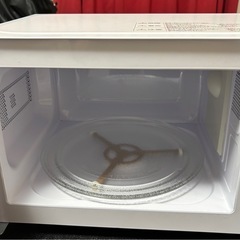 2024年式　冷蔵庫、電子レンジのセットです　かなりの美品です　女性一人暮らしで使用してました　近場なら配送しますの画像