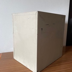 古くて味のある書類入れの画像