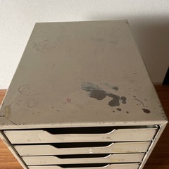 古くて味のある書類入れの画像