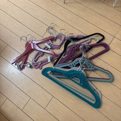 本日最終日　更に増量！ハンガーのセットです。