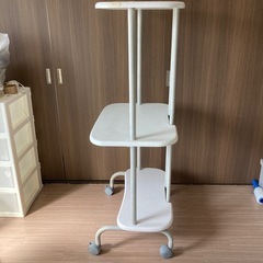 スチールパソコンラックの画像