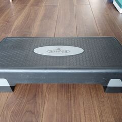 踏み台昇降　ヘルス器具の画像