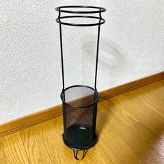 値下げしました【ニトリ】傘立ての画像