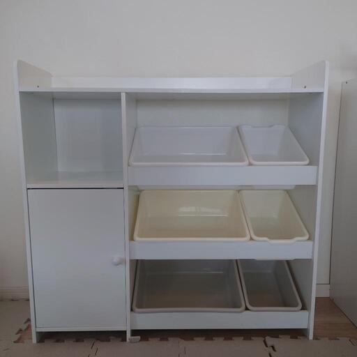 おもちゃ収納棚
