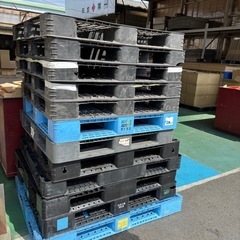 プラスチック　パレット　荷物梱包用の画像