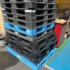 プラスチック　パレット　荷物梱包用の画像