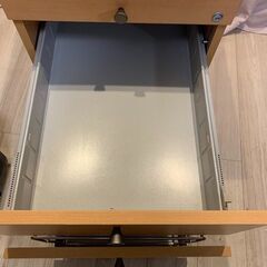 Garage fantoni//オフィス 木製ワゴン 3段 鍵・キャスター付 幅42 奥行55 高さ63cm（若干難あり）の画像